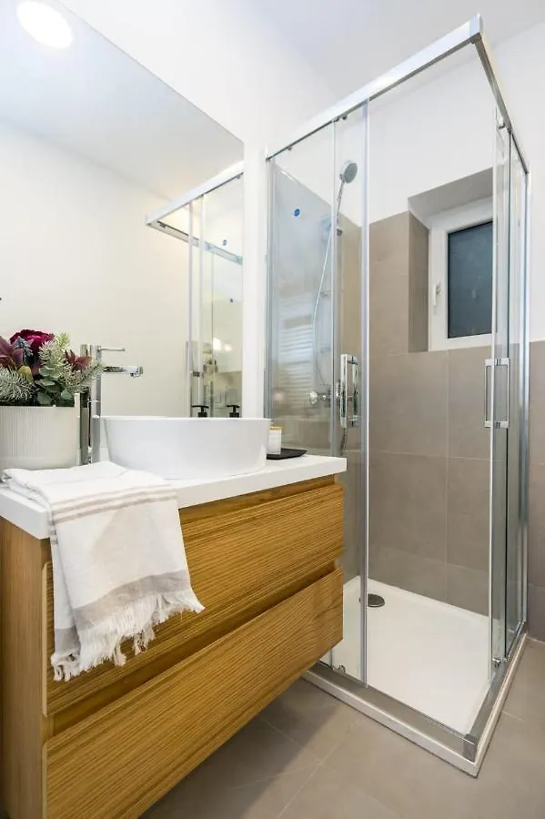 Modern Touches Apartment Bucharest